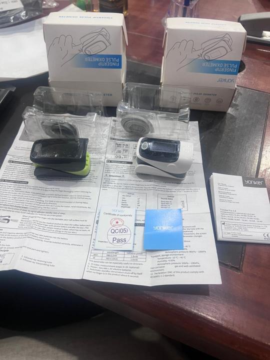 Yonker%20Finger%20Pulse%20Oximeter%20-%20Image%207