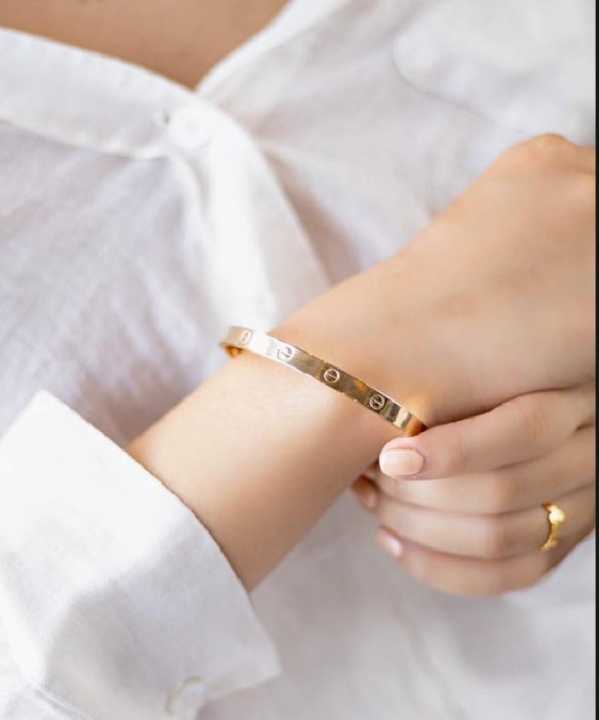 TEC%20Golden%20Karra%20Rhinestone%20GK-022,%20Premium%20Quality%20/%20Beautiful%20Shiny%20Elegant%20color%20/%20Bangle%20for%20Girls%20and%20Women,%20Fashion%20Jewelry,%20Stainless%20Steel,%20Arm%20Bangles.%20-%20Image%202