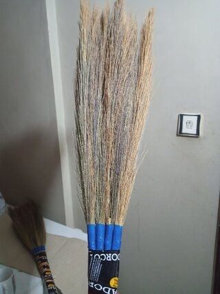 YYS%20Broom%20Long%20Stick%20Phool%20Jharo%20%D9%BE%DA%BE%D9%88%D9%84%20%D8%AC%DA%BE%D8%A7%DA%91%D9%88%20Jharoo%20Jharu%20Feather%20Broom%20Sweeper%20Feather%20Duster%20Long%20Lasting%20-%20Image%202
