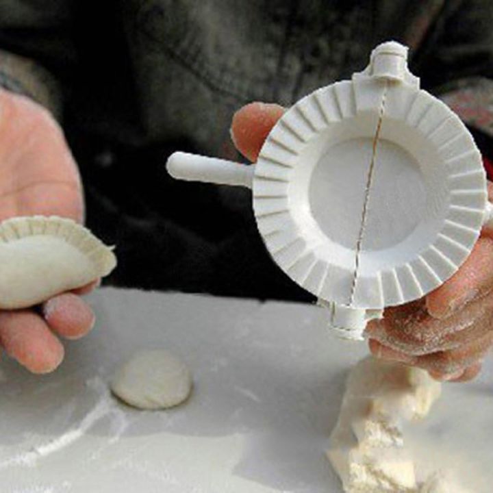 Dumpling%20Samsosa%20Maker%20Mould%20Durable%20Kitchen%20Tool%20Bakery%20Ravioli%20Momos%20Maker%20-%203%20pcs%20-%20Image%206