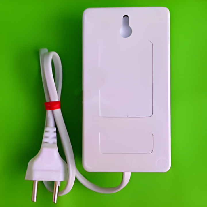 Automatic%20Digital%20Voltage%20Protector%20&%20Voltage%20Fluctuation%20For%20Fridge,%20Deep%20Freezer,%20LCD,%20Computer,Wifi%20Devices,%20Laptop%20&%20Mobile%20Charger%20-%20Image%204