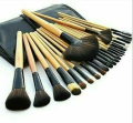 24 Piece Bobby Brown Perfect Quality Brushes Set With Leather Pouch Soft And Smooth Brushes Excellent Quality. 