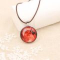 MOON NECKLACE GLOW IN DARK. 
