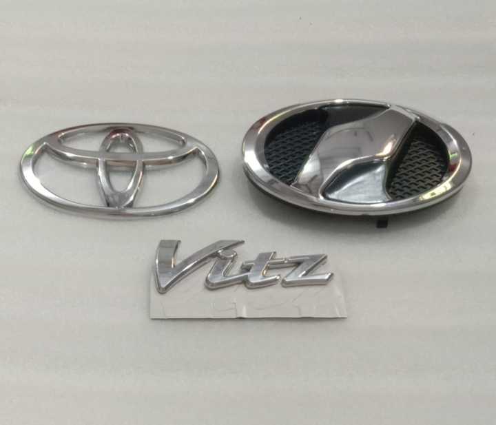 Toyota%20Vitz%202005-2010%20Front%20Back%20Logo%20with%20Monograms%20Complete%20Set%20Logo%20Monograms%20Emblems%20-%20Image%202