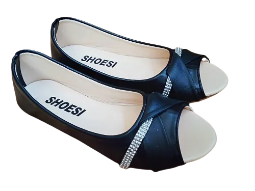 Stylish%20Women's%20Pumps%20in%20White,%20Fawn,%20and%20Black%20-%20Casual%20Comfort%20Wear%20-%20Image%204