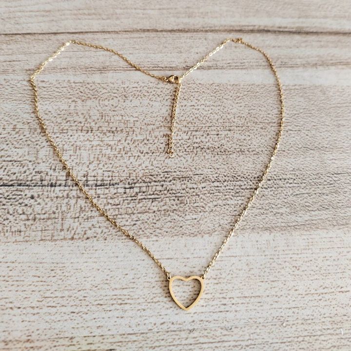 %E3%80%90Hengli%20jewelry%20story%E3%80%91Simple%20Luxury%20Heart%20Necklace%20Mini%20Heart%20Chocker%20Women%20Hollow%20Stainless%20Steel%20Pendant%20Necklace%20-%20Image%204