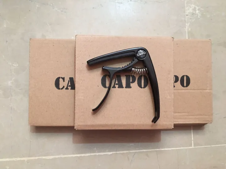 Guitar%20Capo%20Multi%20functional%20Guitar%20Capo%20Zinc%20Alloy%20with%20Bridge%20Pin%20Puller%20-%20Image%203
