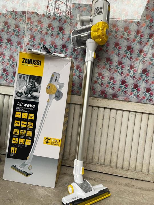 Uk%20Lot%20Imported%20Zanussi%20Cyclonic%20Rechargeable%20Vacuum%20Cleaner%20-%20Image%204