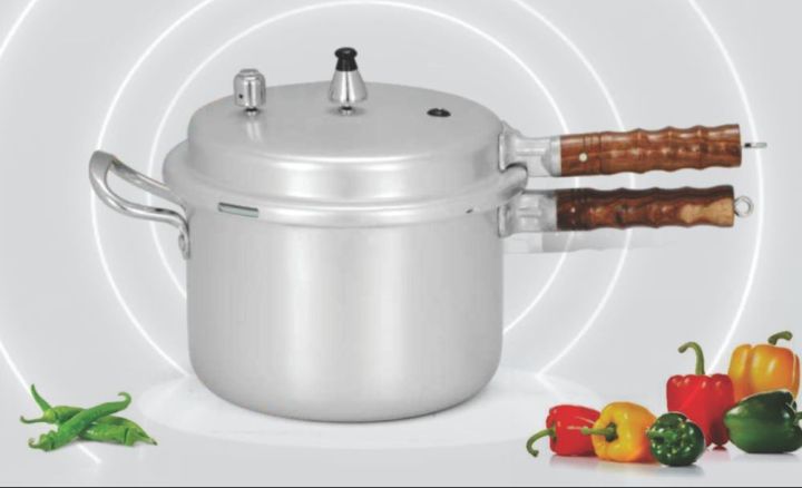 Pressure%20Cooker%20Wood%20Handle%207%20Ltr%20to%2013%20Liter%20Fine%20Quality%20-%20Image%202