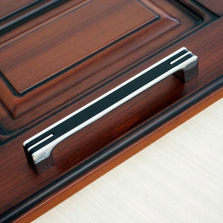 6.7%20inch%20Modern%20Kitchen%20Cabinet%20Handles,%20Silver%20Black%20Kitchen%20Hardware%20Drawer%20Pulls%20Perfect%20for%20Modern%20Kitchen%20Designs,%20%20Interior%20Door%20Handles%20for%20Cabinets,%20Cupboard,%20Pack%20Of%202,%204,%2010%20And%2020.%20-%20Image%202