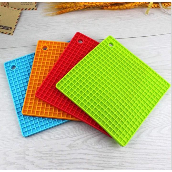2 pcs Heat Pad Square Shape Silicon Pad Hot Heat Resistant Pot Holder