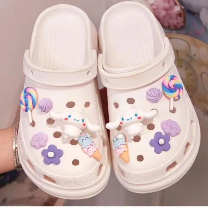 Croc%20Shoes%20Shoe%20Charms%20Kuromi%20Cinnamoroll%20Decoration%20diy%203D%20Shoe%20Buckle%20Creative%20Slippers%20for%20Women%20Outdoor%20Shoe%20Surface%20Shoe%20Flower%20-%20Image%204