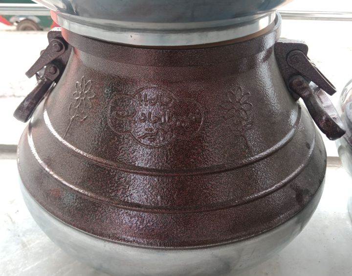 Heavy-Duty%20Cast%20Iron%20Pressure%20Cooker%20Afghan%20Kazan,%20Dual%20Handle,%20Camping%20&%20Travel%20Stove%20Compatible,%20Stovetop%20Safe%20-%20Image%208