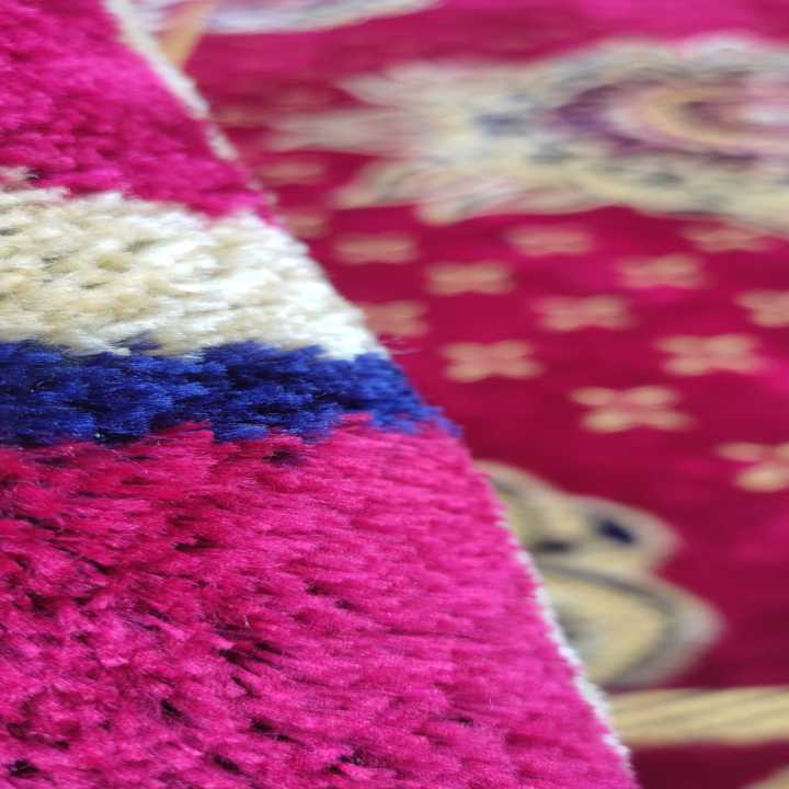 Anti%20Slip%20Carpet%20For%20Room%206%20X%209%20Feet%20Bedroom%20Carpet%20-%20Image%203