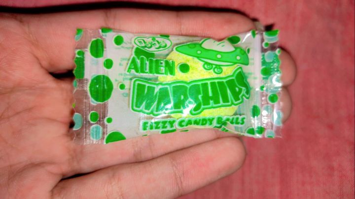 Jojo Alien Warships Fizzy Candy Balls – Sour Blast Treats from Outer ...
