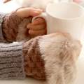 1 Pair (2Pcs) of Winter Hand Warmer Gloves for Girl Random colors Half Finger Gloves for Women Mittens Fur Hand Wrist Fingerless Knitted Gloves for Ladies. 