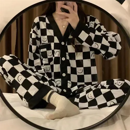 Printed%20Button-Front%20Shirt%20and%20Trouser%20Set%20for%20Women%20%7C%202-Piece%20Nightwear%20%7C%20Long%20Sleeves%20%7C%20S-XL%20-%20Image%202