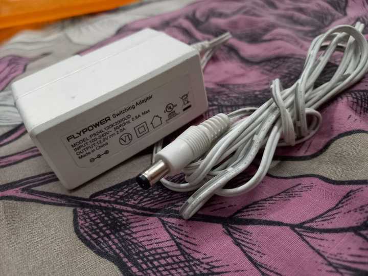 12%20Volt%20Neon%20Led%20Strip%20Tube%201%20Meter/Yard%20Length%20or%20Customized%20Lengths%20as%20per%20Customer%20Demand%20-%20All%20Colors%20-%20%20Red,%20Blue,%20Yellow,%20Purple,%20Green,%20White%20-%20Image%207