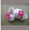 crochet baby girl shoes / woolen booties for baby girl / newborns boots. 