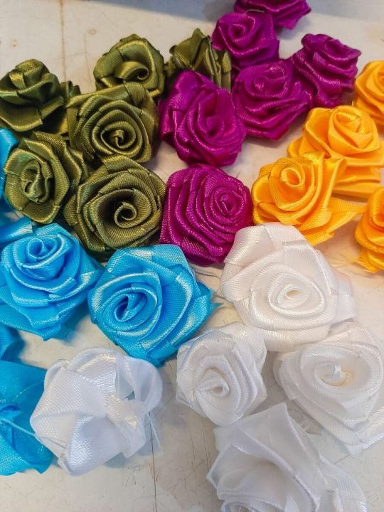 Hand%20made%20ribbon%20flower/%20hand%20made%20bouquet/Anniversary%20and%20Birthday%20Gifts;%20each%20flower%20of%20500%20and%20Bouquet%20of%2012%20flowers%20will%20be%20of%205000%20rs.%20-%20Image%202