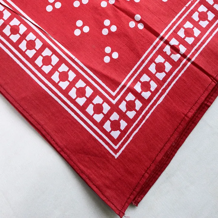 BANDANA%20SCARF%20HEAD%20WRAP%20FOR%20MEN%20WOMEN%20PACK%20OF%203%20PAISLEY%20PRINTED%20COTTON%20BANDANA%20FOR%20BOTH%20BOYS%20&%20GIRLS%20%20ETHNIC%20BANDANA%20FOR%20MEN%20HEAD%20/%20BLACK%20COLORED%20PRINTED%20HEADBAND%20MAROON,%20BLUE%20&%20RED%20COLOUR.%20-%20Image%204