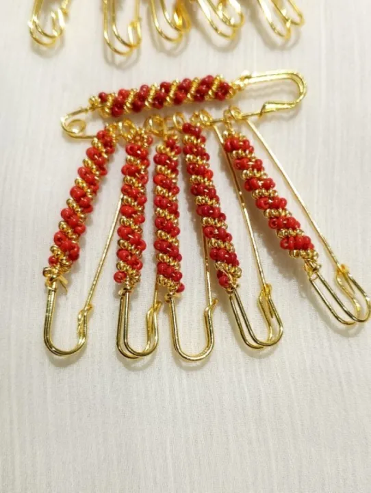 Elegant%20Hijab%20Pins%20%E2%80%93%20Pack%20of%206%20Fancy%20Safety%20Pins%20with%20Seed%20Beads%20-%20Image%202