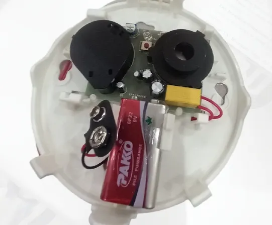 BRK%20Smoke%20Alarm%20220V%20/%209v%20Battery%20Included%20%20Photoelectric%20Smoke%20Detector%20Both%20AC%20and%20DC%20-%20Image%202