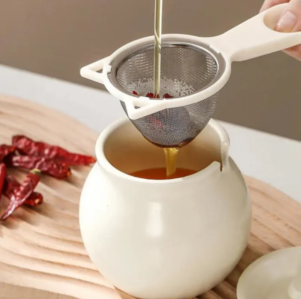 1 Pc Stainless Steel Strainer with Plastic Handle