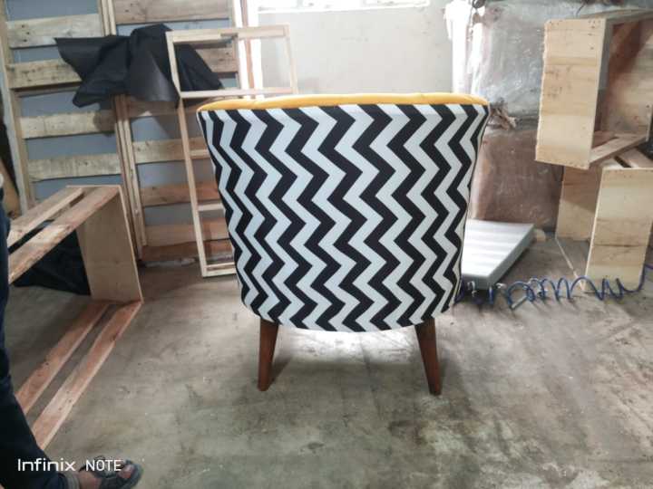 1%20Modern%20Sofa%20Chair%20Zig%20Zag%20Gol%20Shape%20Desigen%20One%20Seater%20Yellow%20valvet%20Colour%20With%201%20cousion%20free%20%7BSpecial%20Offer%20available%7D%20-%20Image%202