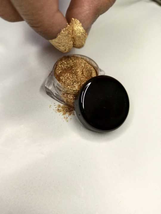 Golden%20Shimmering%20Eyeshadow%20Shimmer%20Eye%20Shadow%20Powder%20Eyeshadow%20-%20Image%203