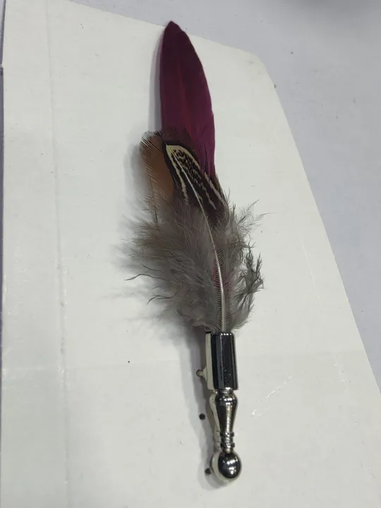 Colorful%20Feather%20Brooch%20Lapel%20Pin%20Handmade%20Men%20Women%20Novelty%20Brooches%20Lapel%20Pins%20Dress%20Suit%20Accessory%20Gift%20-%20Image%202