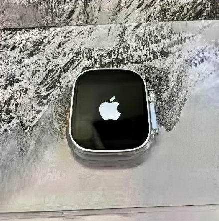 U8%20Ultra%20Apple%20Logo%20Smart%20Watch%20-%20FHD%20Display%20Water-Proof%20On%20and%20Off%20Logo%20Watch%20-%20Smart%20Watches%20for%20Girls%20and%20Boys%20-%20Image%204