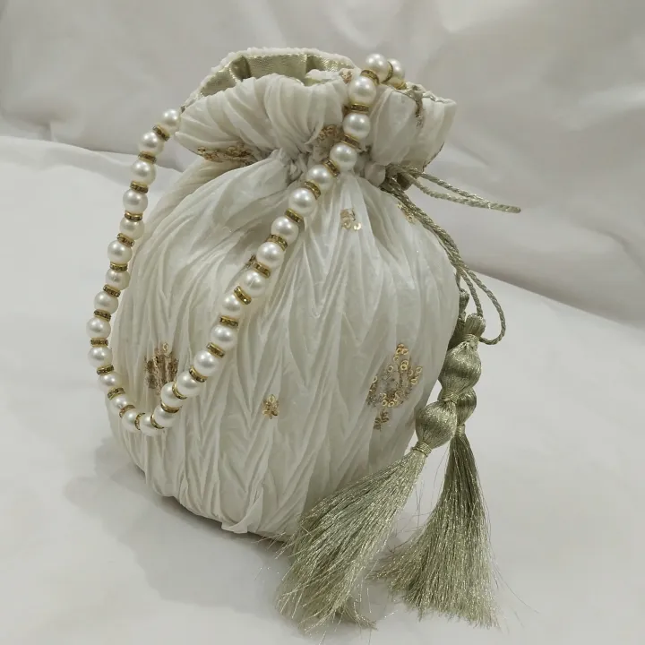 Embroidered%20fancy%20potli%20clutch%20golbag%20for%20wedding%20parties%20and%20gift%20-%20Image%206
