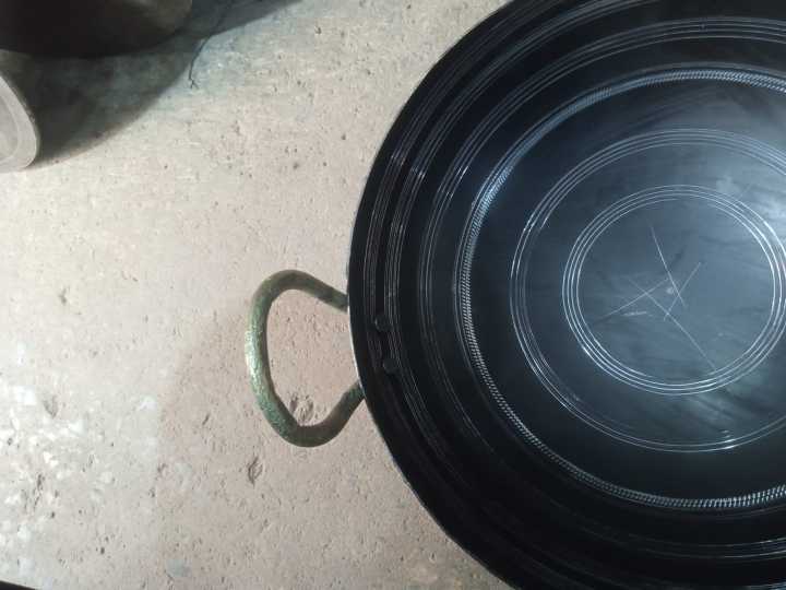 HAND%20MADE%20BLACK%20IRON%20KARAHI%20WITH%20GOLEN%20HANDLE%20HEAVY%20WEIGHT%20TOTALLY%20HAND%20MADE%20LIFETIME%20USEING%20BEST%20FOR%20MAKING%20SHANWARI%20KARAHI%20MUTTON%20KARAHI%20%20CHICKEN%20KARAHI%20%20FRYING%20SAMOSA%20FISH%20AND%20MANY%20MORE%20ITEMS%20%201%20-%20Image%203