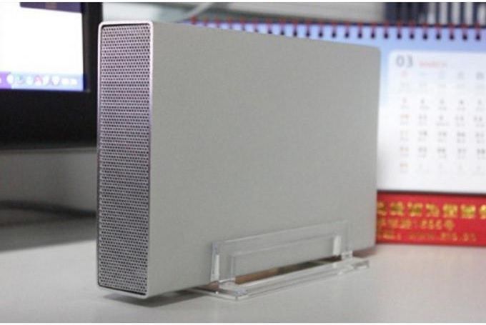 USB%203.0%20Hard%20Disk%20Drive%20Enclosure%20for%203.5%20SATA%20HDD%20-%20Image%202