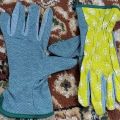 1 Pair Dot beads non slip Polyester cotton fabric PVC Dotted Palm & Finger Coated Mesh Back Floral gloves for Gardening Dusting cleaning hard works handling work Driving. 