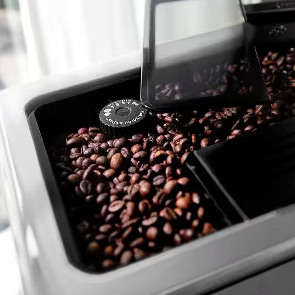 DeLonghi%20Ecam45.760.W%7CEletta%20Cappuccino%20Top%7CBean%20to%20Cup%20Fully%20Automatic%20Coffee%20Machine%7C8%20Inbuilt%20Recipes%20-Cappuccino,Latte,Espresso&%20More%7C15%20Bar%20Pressure%7C%201450W%20-%20Image%206