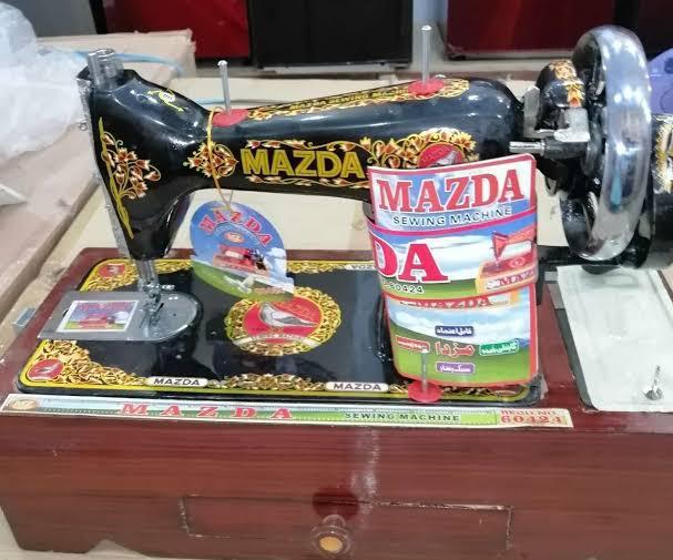 Sewing%20machine%20Mazda%20-%20Image%202