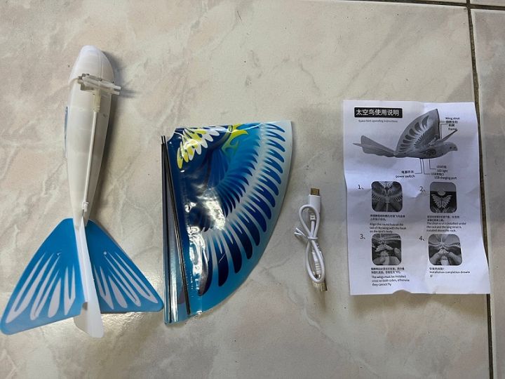 High%20quality%20Ultimate%20Outdoor%20Fun%20Space%20Bird%20Toys:%20Electric%20Hand-Thrown%20Flying%20Bird%20Toy%20with%20USB%20Charging%20-%20Stunt%20Glowing%20Flapper%20for%20Space%20Adventures!%20-%20Image%206