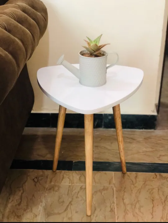 Triangle%20Table%20,%20Side%20Table%20,%20Triangle%20Table%20With%20Natural%20Colour%20Legs%20-%20Image%202