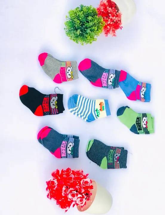 pack%20of%202%20pairs-new%20born%20baby%20socks%20for%20girls%20and%20boys,%20high%20quality%20socks,%20best%20designing,%20multicolor%20socks,%20pure%20warm%20winter%20-%20Image%202