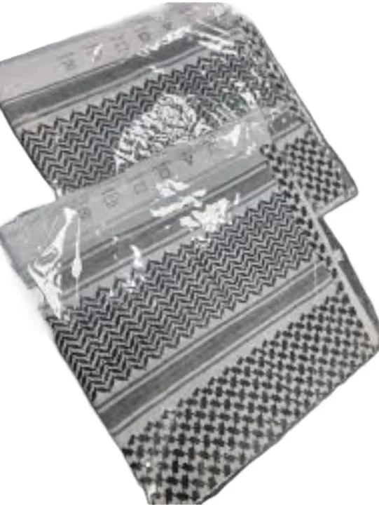 Classic%20Black%20&%20White%20Keffiyeh%20Scarf%20-%20Versatile%20Traditional%20Accessory%20-%20Image%204
