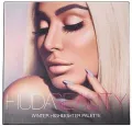Huda Beauty Winter Highlighter Palette. 