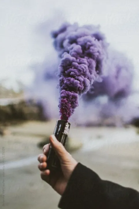 Pack%20of%205%20Color%20smoke%20bombs%20shell%20Birthday%20Celebration%20Colour_smoke%20Flare%20Stick%20Shell%20For%20Party%20Wedding%20Birthday%20Decoration%20-%20Image%202