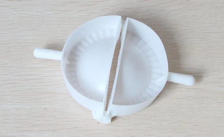 Pack%20of%203%20Different%20sizes%20samosa%20maker%20samosa%20shaper%20-%20Dumpling%20Press%20Mold%20-%20Roohan%20Store%20-%20Image%204