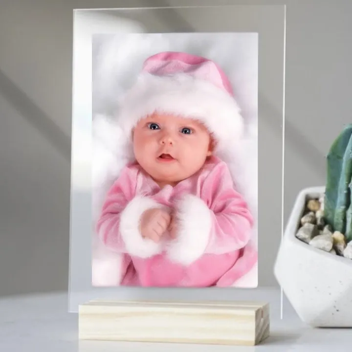Customized%20Acrylic%20Photo%20Frame%20%E2%80%93%20Personalized%20Picture%20Frame%20for%20Wall,%20Side%20Table%20&%20Home%20Decor%20-%20Image%204