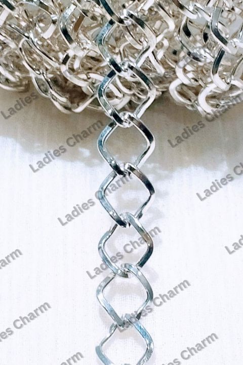Stylish%20Metal%20Square%20-%2036%20Inches%20Elegant%20Link%20Chains%20for%20Crafting%20%E2%80%93%20Silver%20and%20Gun%20Black%20Elegant%20Chain%20Links%20for%20DIY%20Jewelry,%20Purse%20Clutches%20Cross%20Body%20Bags%20Chain,%20and%20Accessories%20-%20Image%205