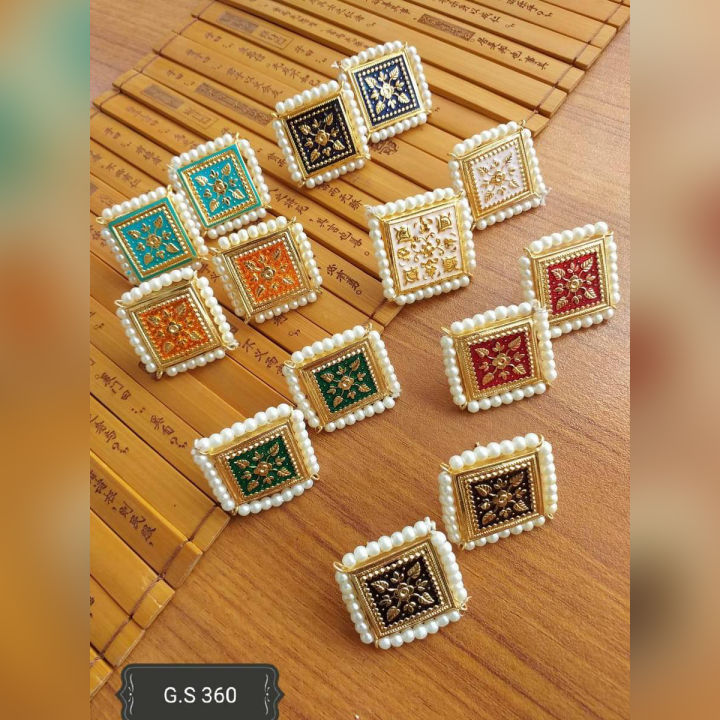 Kundon earrings in meena work