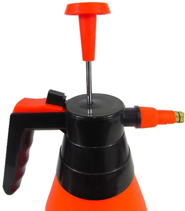 1L%20Adjustable%20Pressure%20Handheld%20Garden%20Sprayer%20with%20Mist%20&%20Jet%20Spray%20Flow,%20Lightweight,%20Durable%20Material,%20Easy-to-Use%20for%20Lawn%20&%20Garden%20Watering%20-%20Image%203