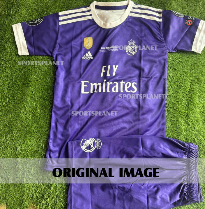 Kids%20Cristiano%20RONALDO%207%20Real%20Madrid%202017%20Purple%20Kit%20Shirt%20and%20Short%20-%20Image%203